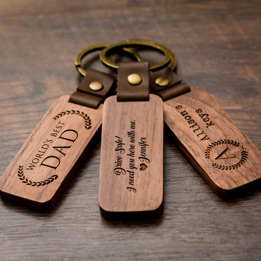 Personalisierter Schlüsselanhänger aus Holz