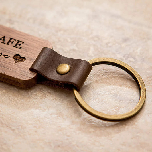 Personalisierter Schlüsselanhänger aus Holz